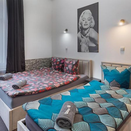 70S Guest Room Красков Екстериор снимка